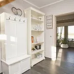 Feriehus Komfortables Haus Mit Kamin, Sauna, Garten, Terrasse - Sternschnuppe Wiek auf Rügen