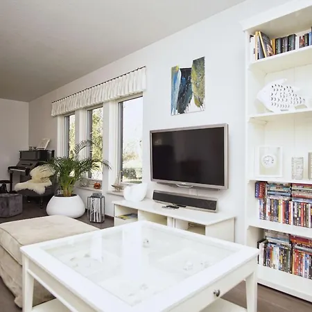 Komfortables Haus Mit Kamin, Sauna, Garten, Terrasse - Sternschnuppe * Wiek auf Rügen