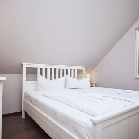 Prázdninový dům Komfortables Haus Mit Kamin, Sauna, Garten, Terrasse - Sternschnuppe Wiek auf Rügen