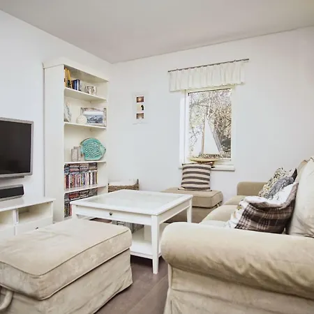 Komfortables Haus Mit Kamin, Sauna, Garten, Terrasse - Sternschnuppe * Wiek auf Rügen