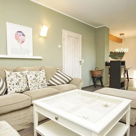 Komfortables Haus Mit Kamin, Sauna, Garten, Terrasse - Sternschnuppe * Wiek auf Ruegen