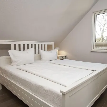 Prázdninový dům Komfortables Haus Mit Kamin, Sauna, Garten, Terrasse - Sternschnuppe Wiek auf Rügen